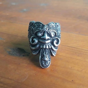 Anillo balinés Rangda antiguo Dios, anillo balinés de peltre sin plomo hecho a mano, regalo perfecto de Halloween para sus seres queridos