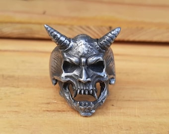 Son of the devil horns skull ring, handmade lead free pewter skull rings, perfect halloween gift for your loved ones