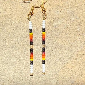 Boucles d'oreilles à tige unique faites main indigènes et uniques Native Sunset w/Gold