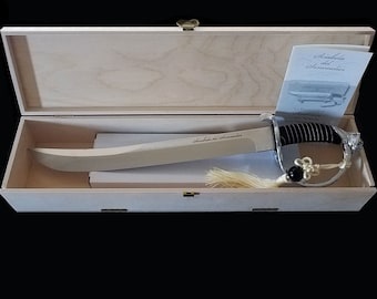 Set de regalo personalizado con sable para champán: hasta 60 caracteres y caja de presentación de madera.