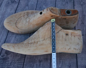 Wooden shoe pads.Last Factory.Remains shoe pads, shoe area.form for shoes, The last factory.Fineshoes