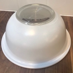 Weiße vintage Pyrex Schale #322 1L