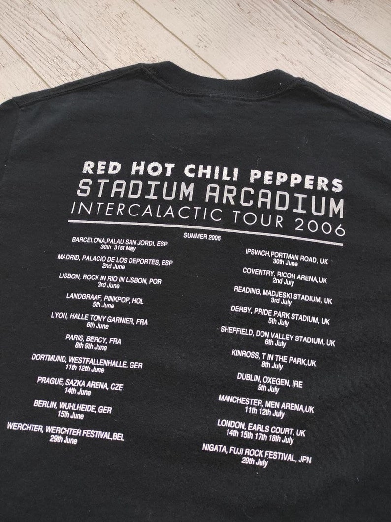 Gildan Rhcp Red Hot Chili Peppers Tee 2006 Stadium Arcadium Size M Clothing Men S Clothing Cartamz Com
