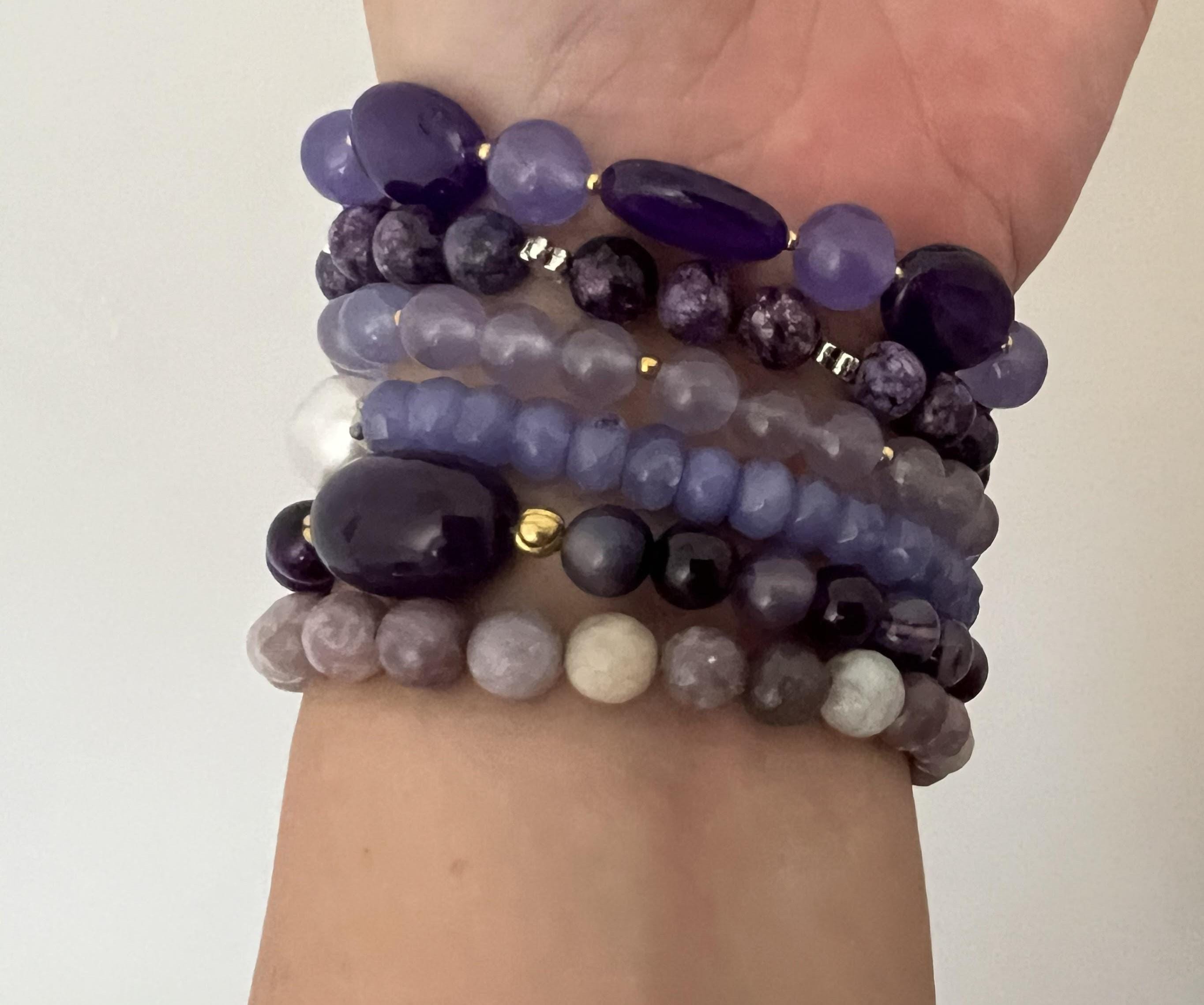 Layered Beaded Bracelets in Purple Tones – 6-Piece Stretch Stack Set