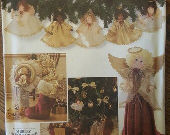 Simplicity 7938 Holiday Tree Skirt, Wreath, Stocking