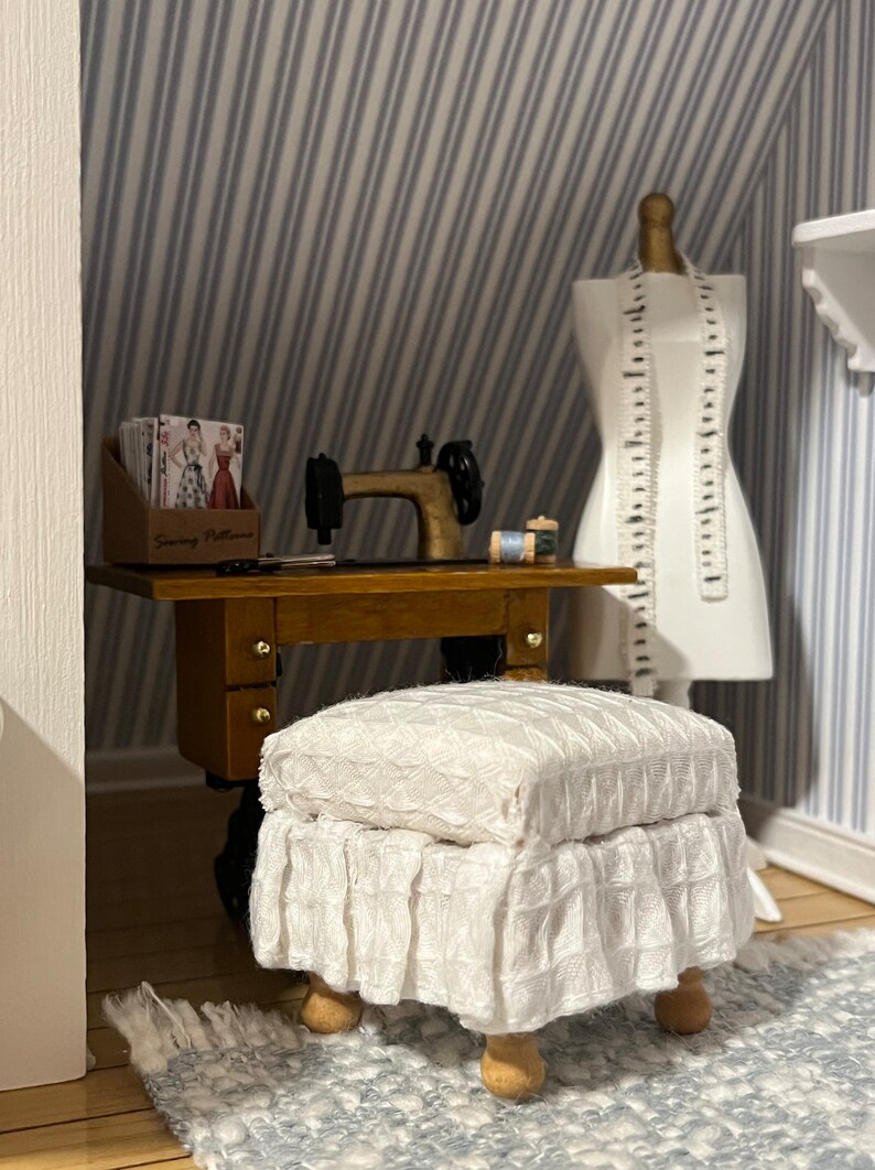 Custom One of a Kind Dollhouse Assembled and Professionally Designed - See Details Inside! image 10