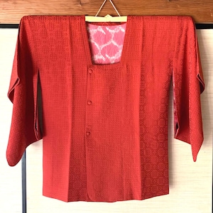 Vintage silk haori jacket for kimono. Red silk Japanese jacket. Haori with shibori lining