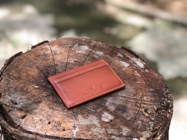 Cartera de cuero delgada personalizada con monograma imagen 3