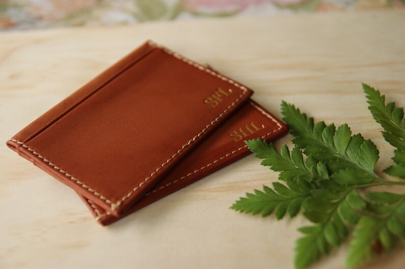 Cartera de cuero delgada personalizada con monograma imagen 9