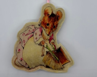 Hunca Munca mouse sweeping- Decoration- Beatrix Potter-Felt -Handmade