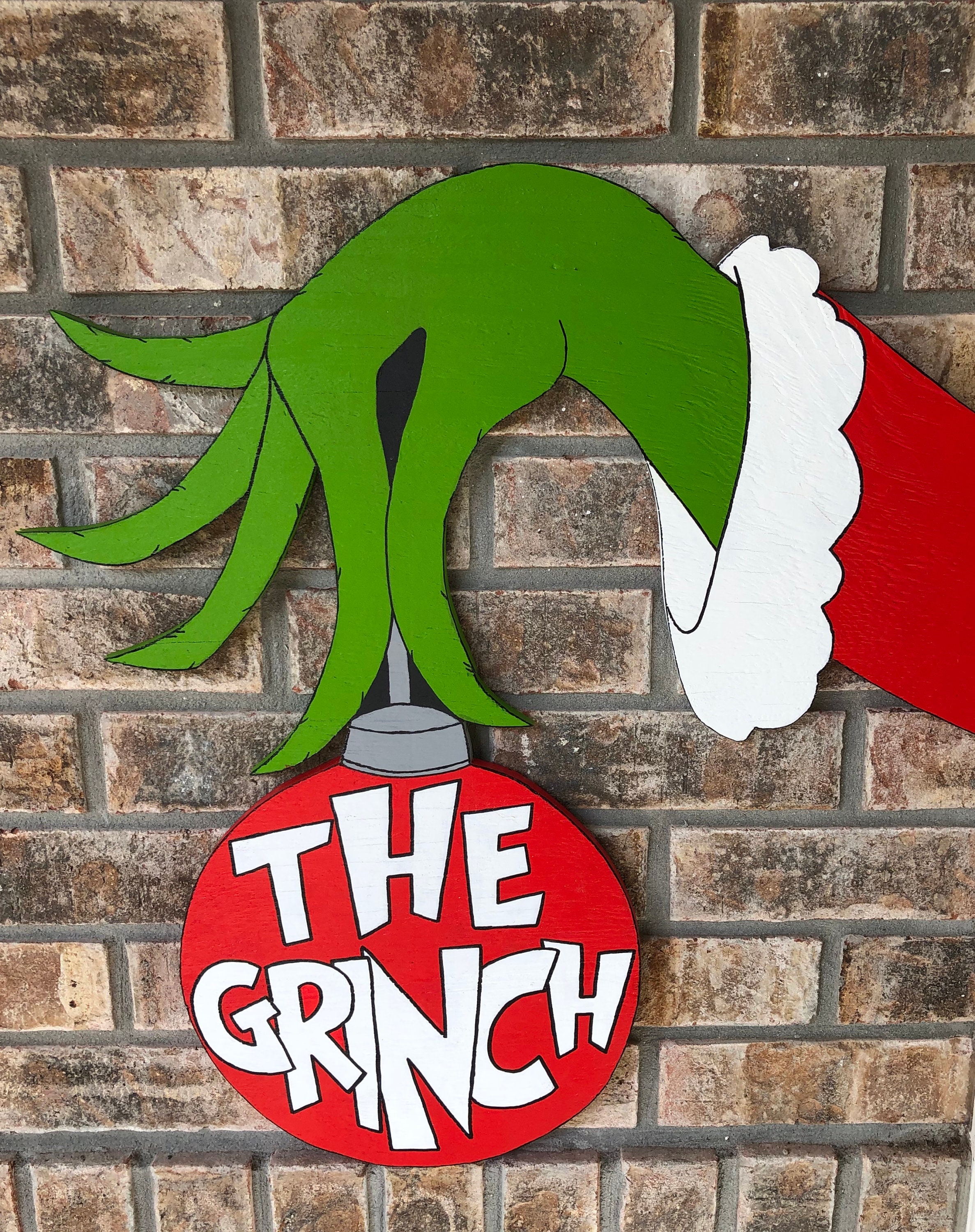 grinch-hand-holding-ornament-template