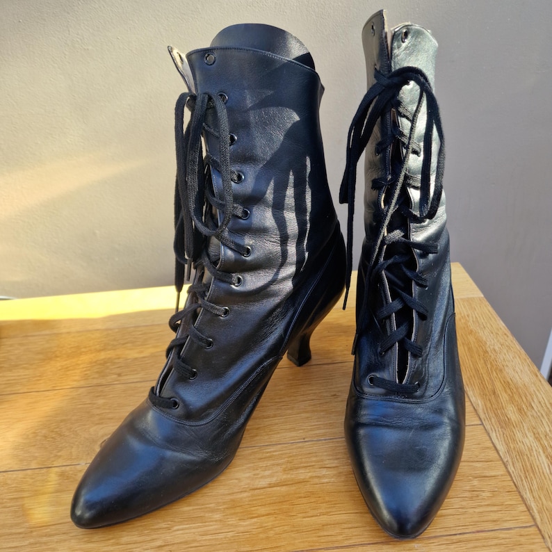 Vintage Ladies' Victorian style boots by Anello & Davide UK 5 1/2 EU 38 US 7.5 画像 1