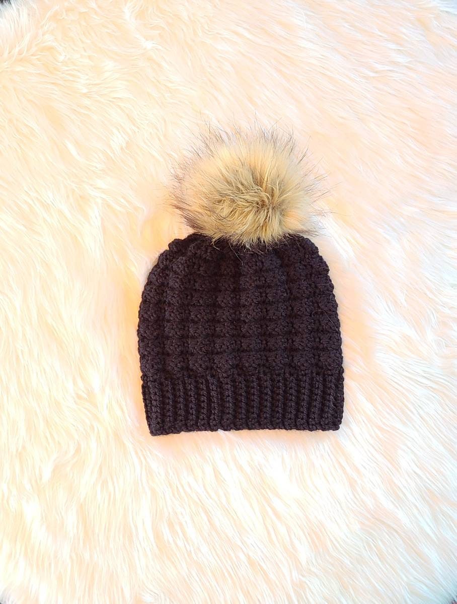 Women's Crocheted Hat With Pom Pom 
