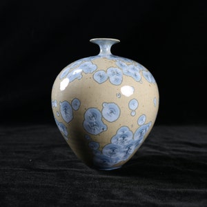 Studio Pottery Vase, Beige Crystalline Glaze, Wheel Thrown - Satian Leksrisawat