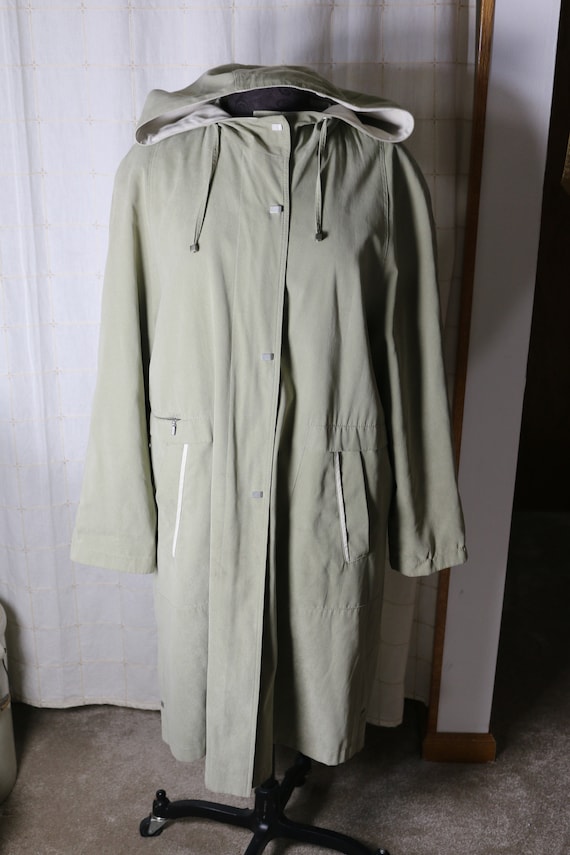 Kiretta De Luxe Lightweight Hooded Mid-Length Jac… - image 2