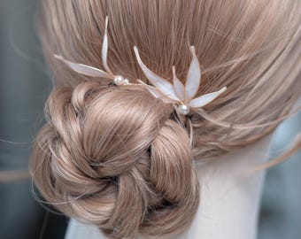 Bridal Hair Vine, Minimal Leaf Hair Piece, White Wedding Hair Accessory, Delicate Bridal Headpiece, Small Hair Vine