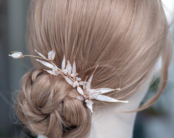 Bridal Hair Vine Gold, Delicate Floral Hair Vine, Ethereal Wedding Hair Piece, Pearl Crystal Vine, Soft Romantic Bridal Accessory