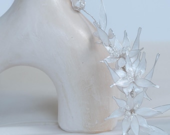 Bloemen bruidshaarrank, handgemaakte harsbloemen, bruiloftszendspoel voor knot
