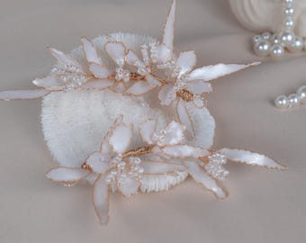 Gouden bloemen bruids haar wijnstok, ivoor parel bruiloft accessoire, etherische bloei knot stuk