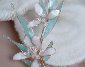 Blauwgroen blad witte bloem bruids haar wijnstok, romantische bruiloft zendspoel, hars bloemenaccessoire