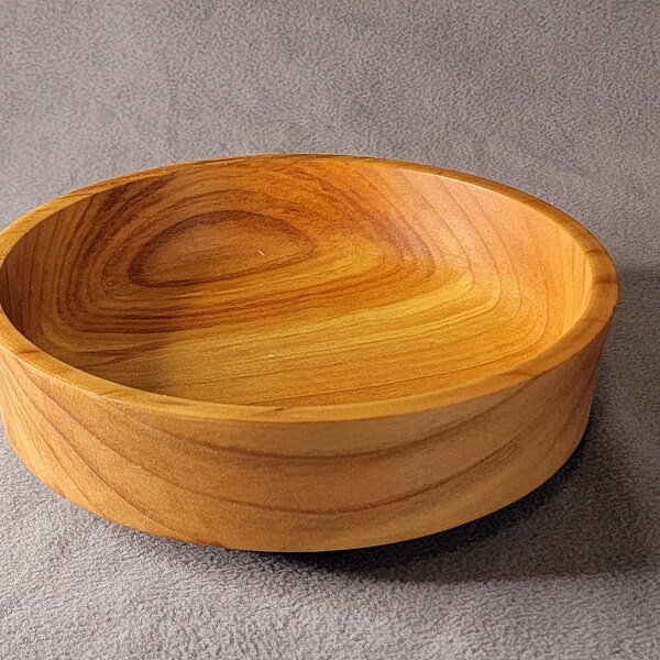 Willow Bowl - 7.5in x 2in - hand turned - food safe wood finish - wooden bowl - Salad Bowl - wooden bowls - Kitchenware