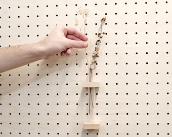 Flowerpot for Pegboard: Flowerpot in the shape of a laboratory test tube and fastening system with adapted wooden base Active