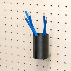 Portapenne galleggiante per pannello forato – Decorazione e soluzione per l'ufficio in casa