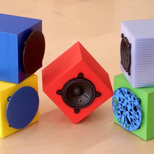 Quark's speaker Cover image 10