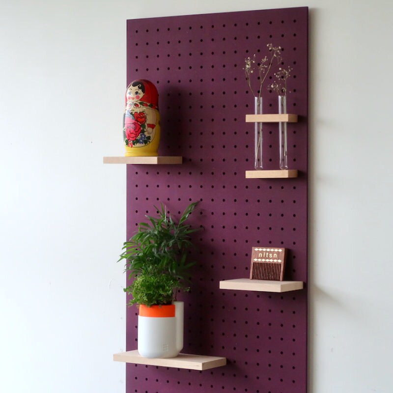 All-in-one: the 96 x 48 cm Pegboard Kit + desk set: perfect for an