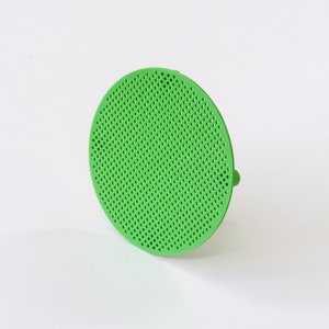 Quark's speaker Cover image 3