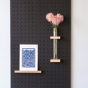 Pegboard panneau perforé 96x48 cm Etagère Murale Modulaire Rangement design chambre et salon Valchromat Noir image 8