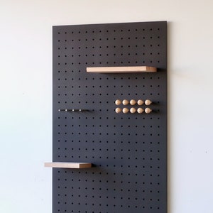 Pegboard panneau perforé 96x48 cm Etagère Murale Modulaire Rangement design chambre et salon Valchromat Noir image 7