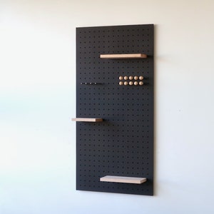 Pegboard panneau perforé 96x48 cm Etagère Murale Modulaire Rangement design chambre et salon Valchromat Noir image 6