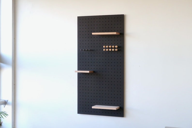 Pegboard panneau perforé 96x48 cm Etagère Murale Modulaire Rangement design chambre et salon Valchromat Noir image 6