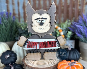 Rustic Howling at the Moon: Farmhouse Halloween Werewolf Decor