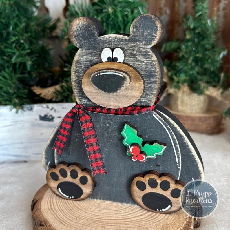 Wooden Christmas Bear Shelf Sitter – Rustic Cabin Holiday Decor Bild 4