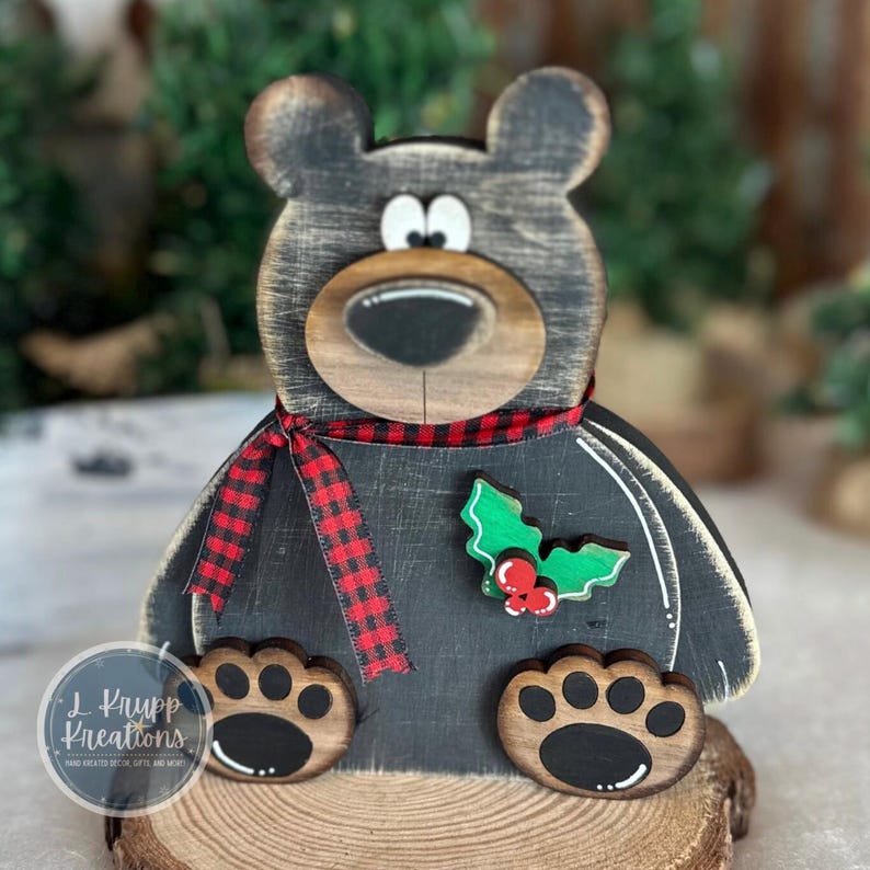 Wooden Christmas Bear Shelf Sitter – Rustic Cabin Holiday Decor Bild 5
