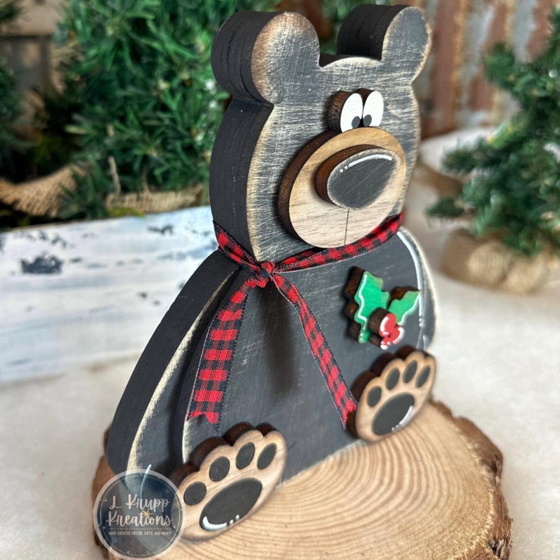 Wooden Christmas Bear Shelf Sitter – Rustic Cabin Holiday Decor Bild 2