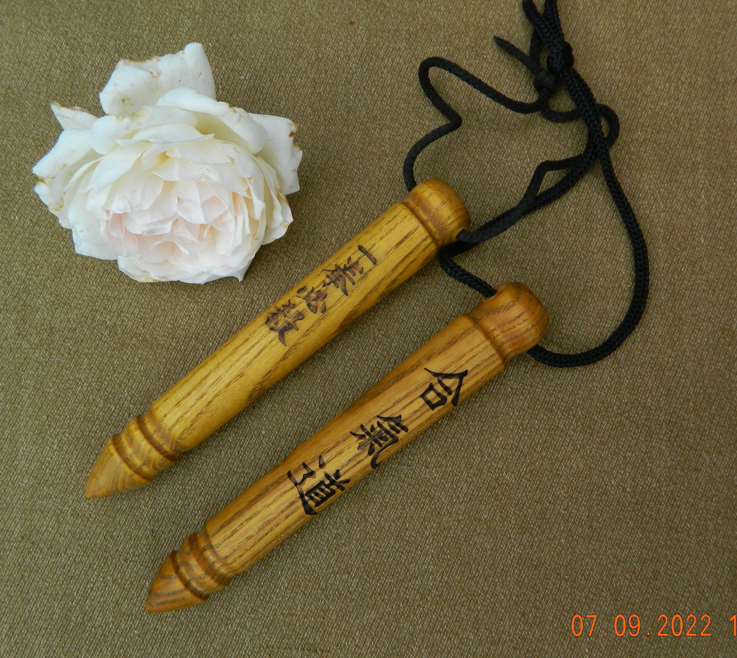 Wooden massage training stick yawara with blunt ends - Robinia Wood –  Bokuto Shop