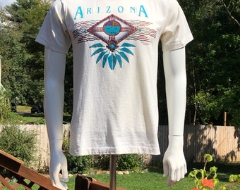 Vintage 90’s Arizona Best Fruit of the Loom T Shirt M Single Stitch Cream Southwest Puff Print Dreamcatcher