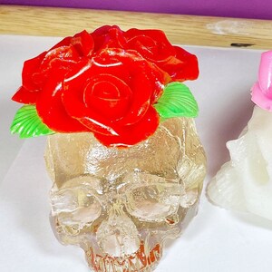 Red Rose Skull Paperweight: 3D Gothic Desk Decor