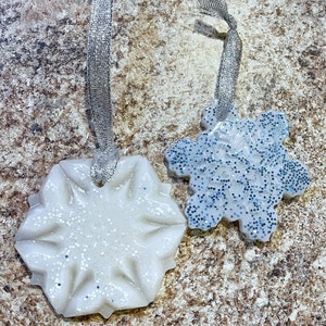 Glitter Resin Snowflake Ornament: Handmade Holiday Decor