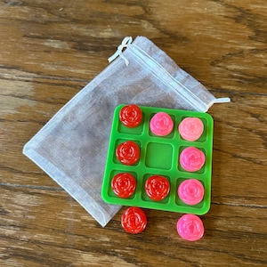 Rose Tic Tac Toe Game: reisbordspel, salontafeldecor