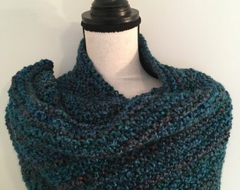 Claire's shawl, Outlander shawl, Shawlette cape, Claire's shawl wrap, Boucle shawl in size Medium/Large.