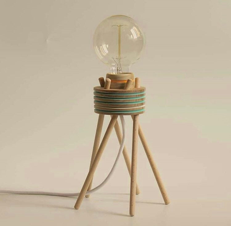 Lámpara de escritorio Vintage modelo trípode - Decocables