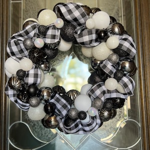 18” Farmhouse Style Black/White Buffalo Plaid Ornament Wreath