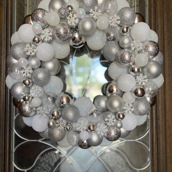 White Christmas Wreath With Lights - Etsy