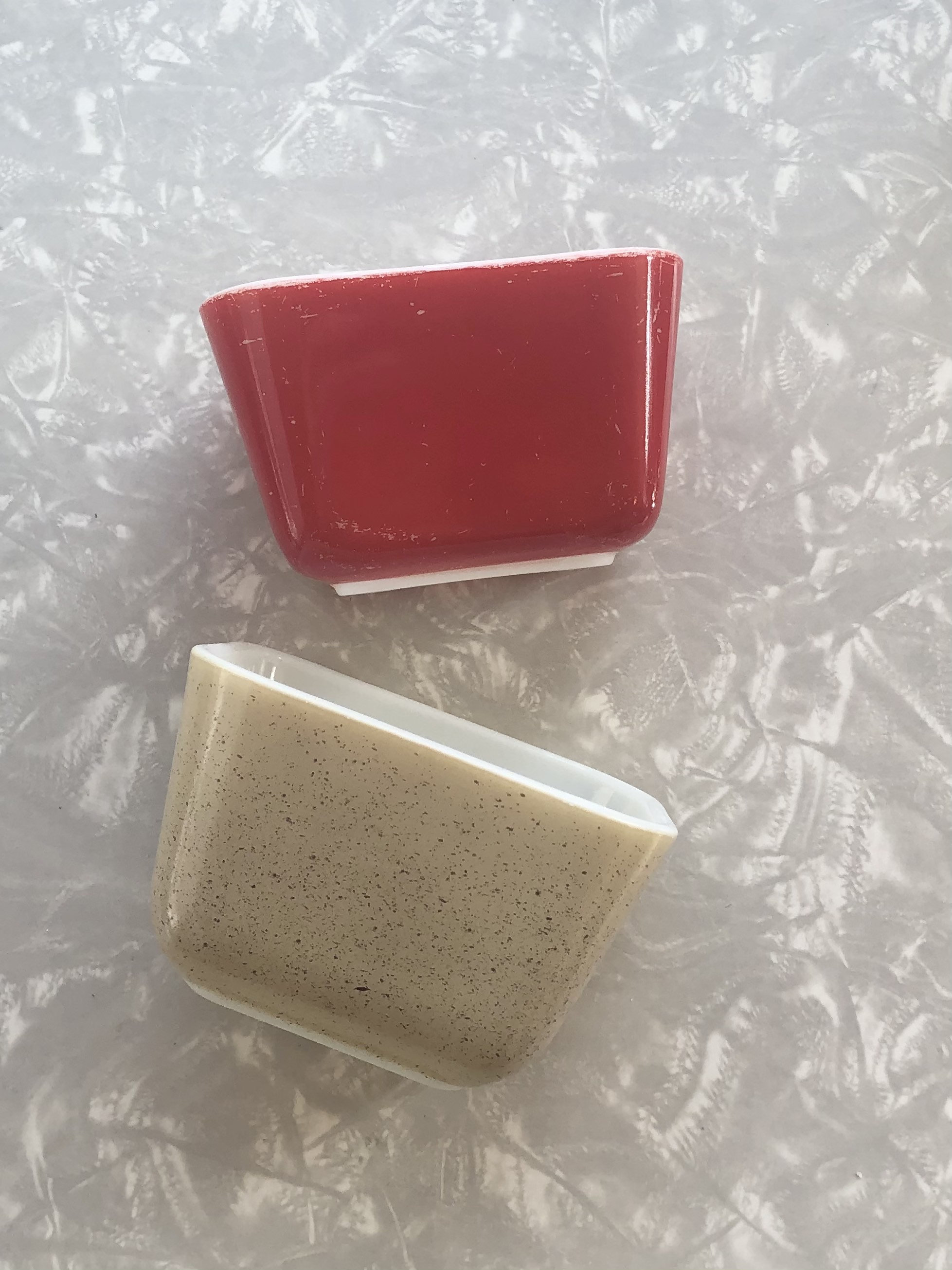mini Pyrex baking dishes red and beige Vintage Pyrex refrigerator ...