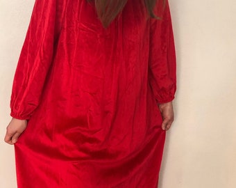 Vintage red velvet robe, lounging robe, Christmas robe, hostess robe 1970s