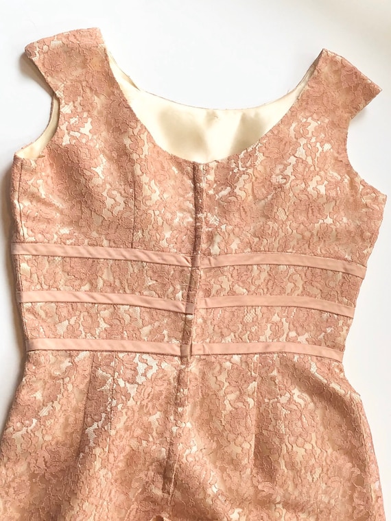 Vintage 1950s lace wiggle dress, rose gold color,… - image 6